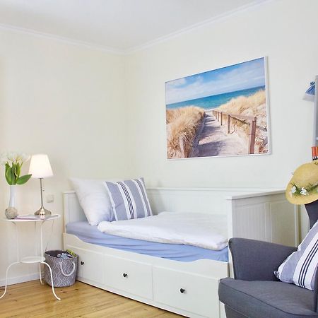 Strandnahe Fewo Mit 3 Schlafzimmern Und Balkon, Villa Vergissmeinnicht 02, Binz Ngoại thất bức ảnh