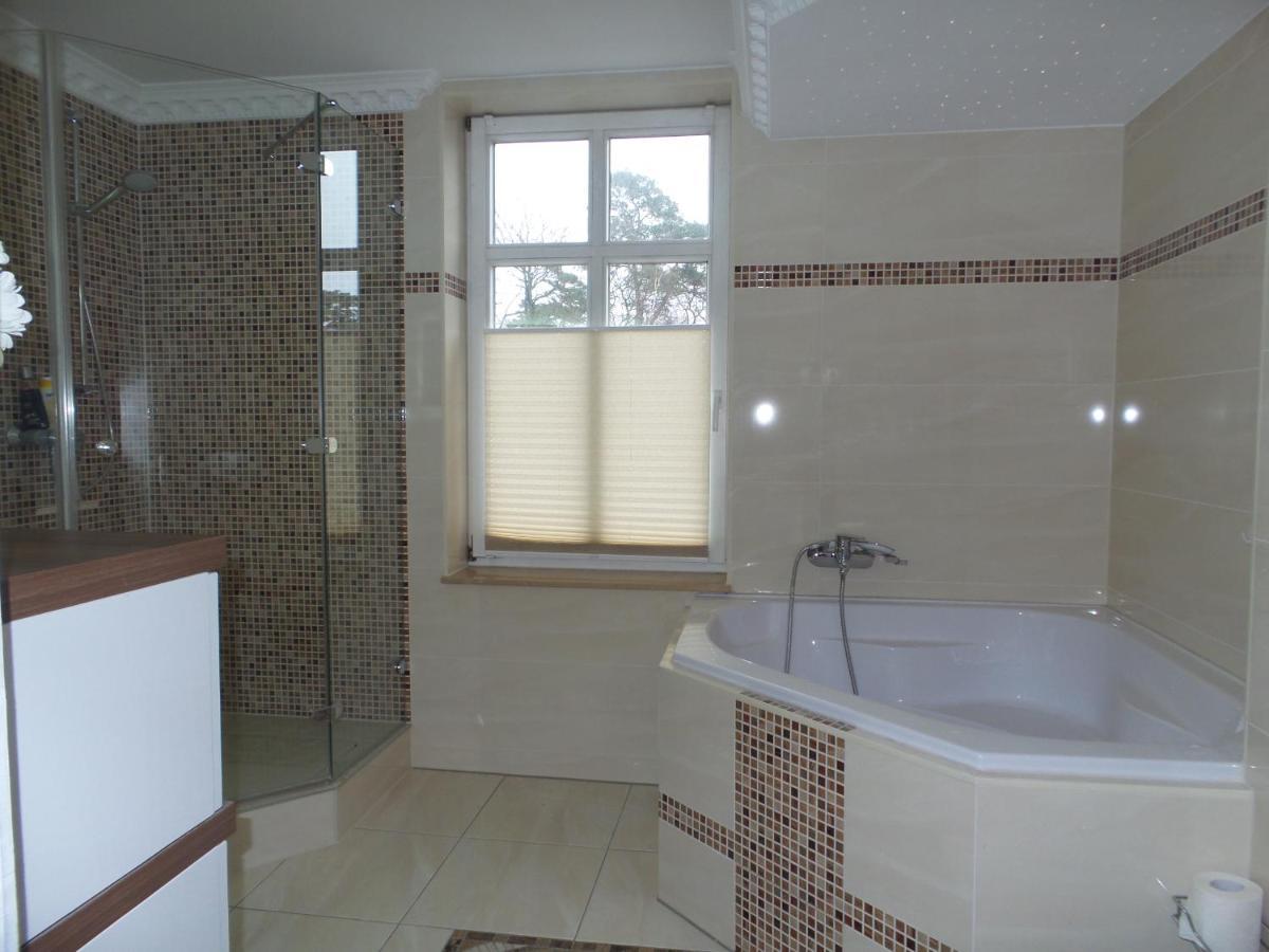 Strandnahe Fewo Mit 3 Schlafzimmern Und Balkon, Villa Vergissmeinnicht 02, Binz Ngoại thất bức ảnh